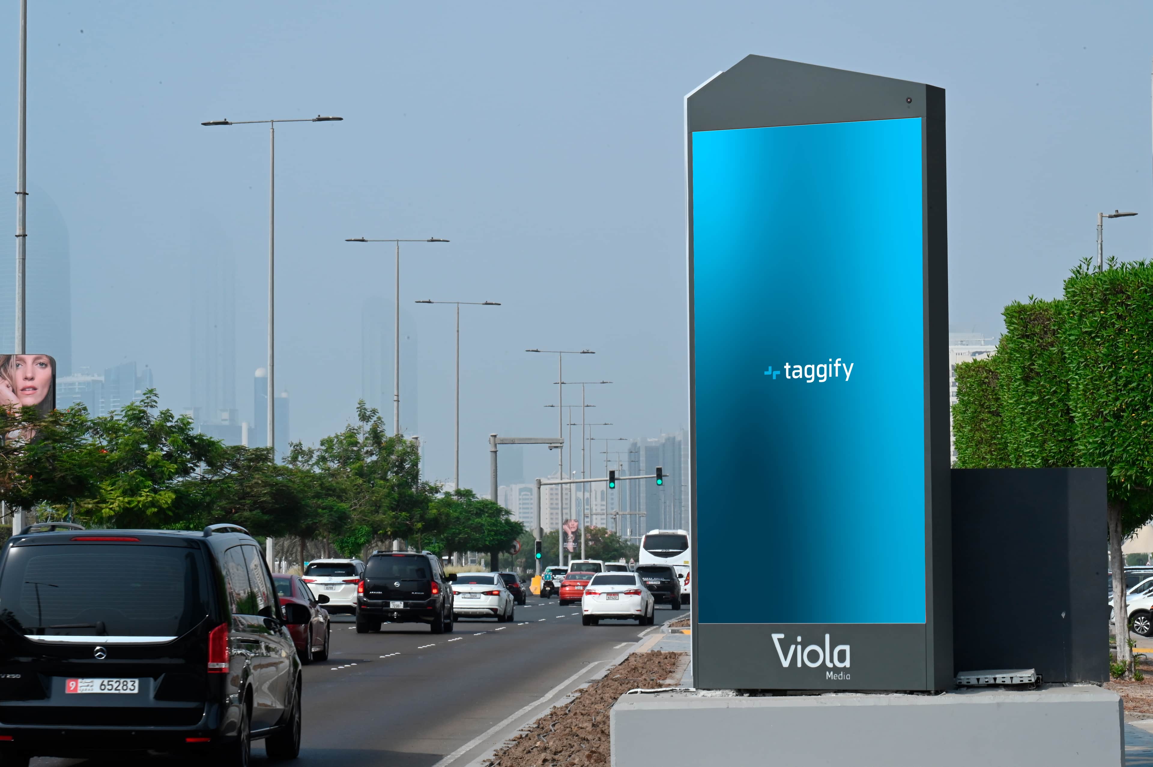 Dubai - Digital Totems Crn-t11 - Al Bateen · Digital Totems Crn-t11