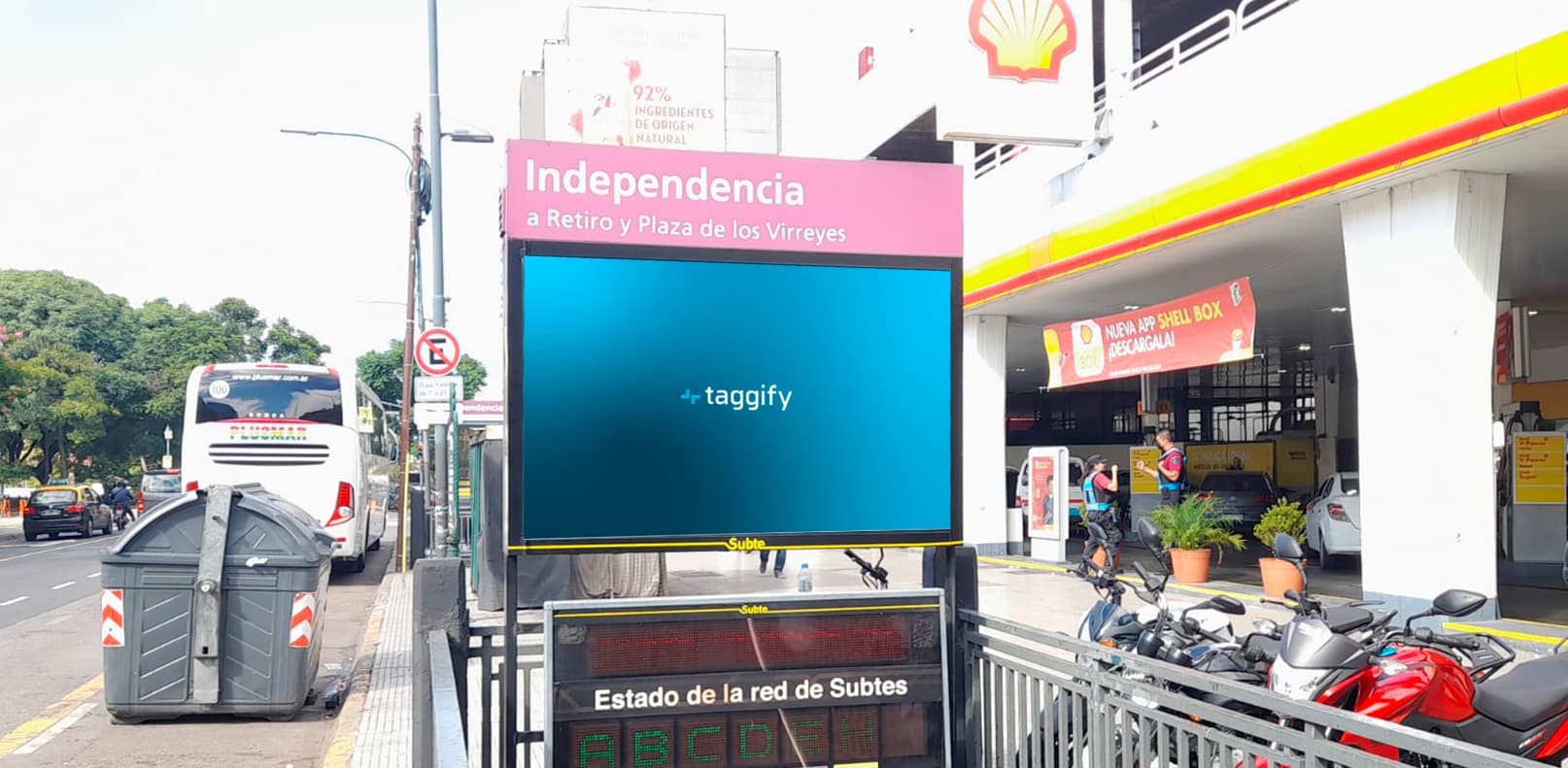 CABA - Constitución - Subte Acceso: Independencia (E) G02 - Constitución, Constitución, Argentina