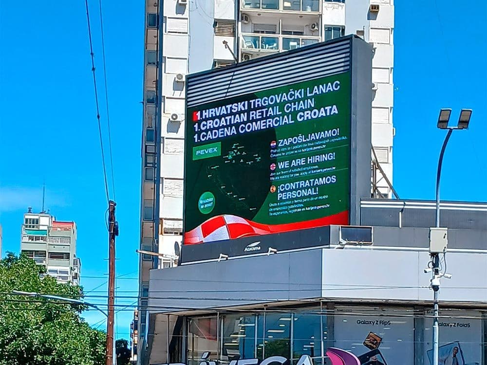 El mayor minorista de Croacia anuncia nuevas vacantes con Taggify en DOOH — Imagen 3