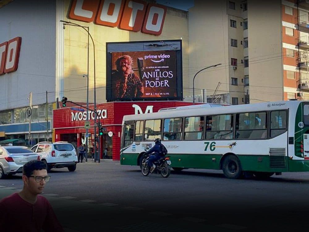 "Anillos del Poder" llegó a las calles de Buenos Aires con una campaña programática — Imagen 4