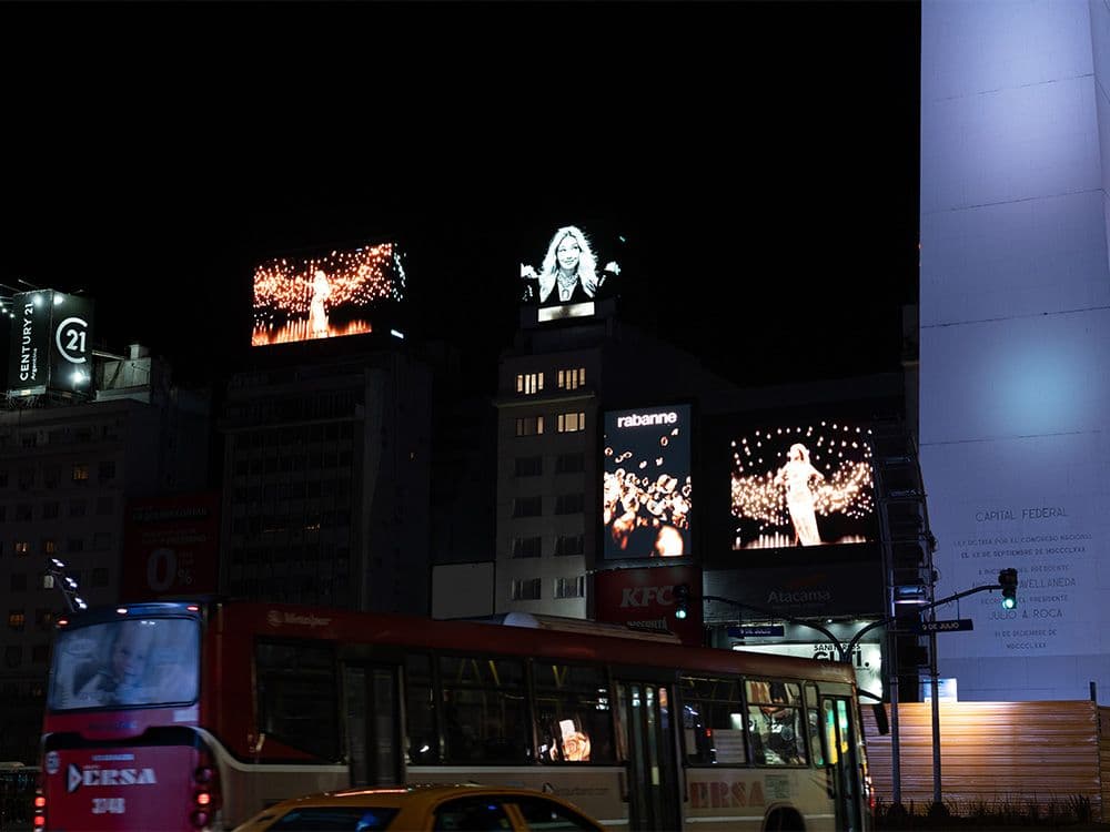 Paco Rabanne fascinates in exclusivity campaign DOOH with Taggify — Image 1