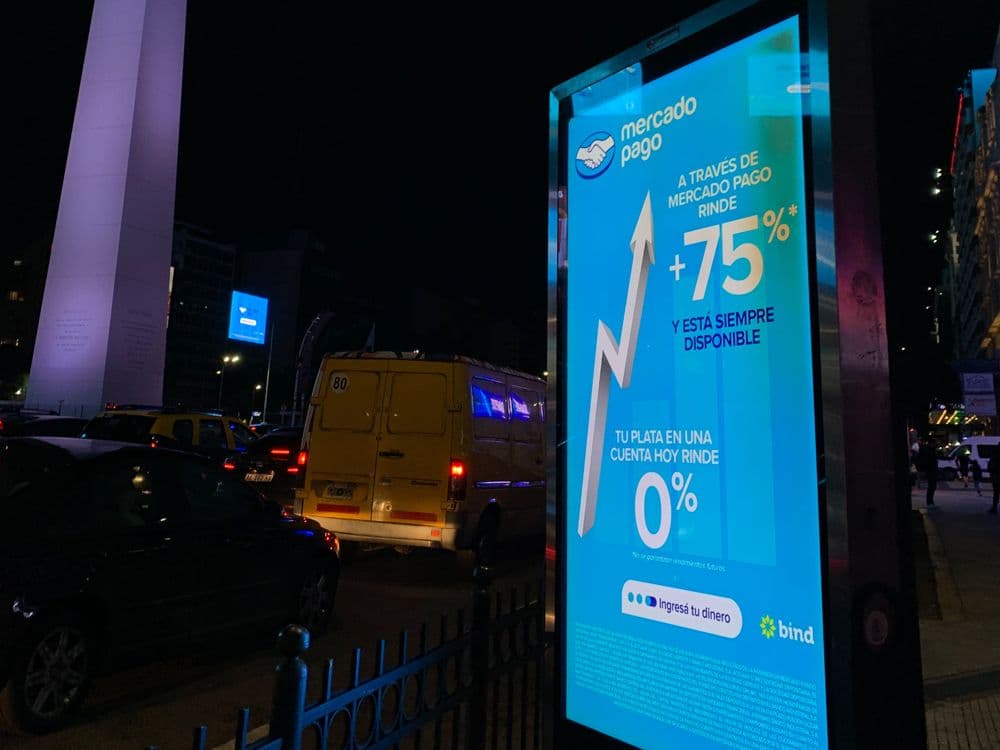 Mercado Pago's exclusive DOOH campaign painted Buenos Aires blue — Image 2