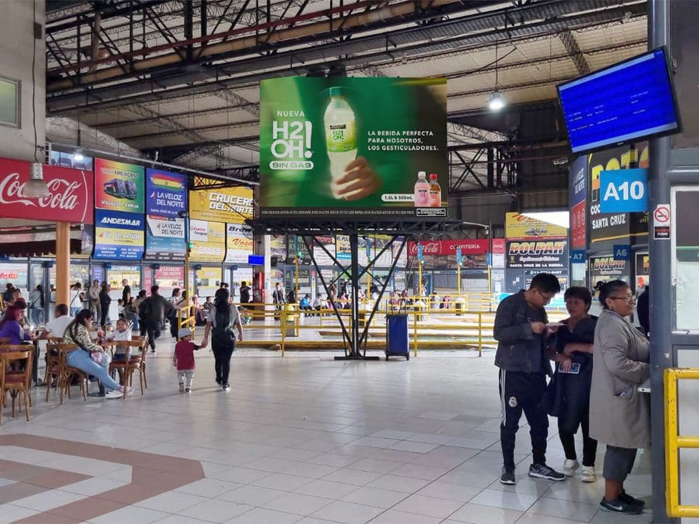 H2O advertised its new line of soft drinks in outdoor advertising with Taggify — Image 1