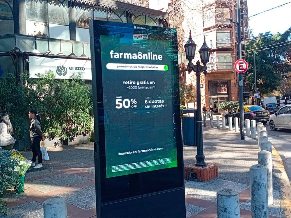 Farmaonline blends digital and urban spaces with pDOOH and Taggify — Image 2