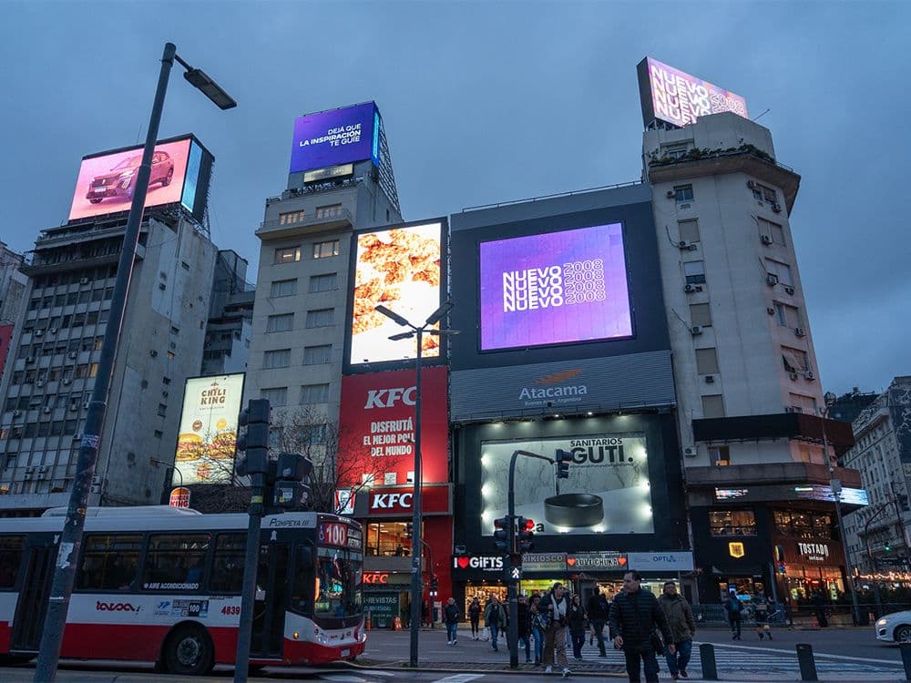 Exclusividad inmersiva de Peugeot con Taggify: impacto visual en el Obelisco — Imagen 1