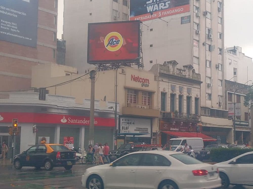 Ace - Comprando los días de Lluvia - Programmatic Out of Home — Imagen 3