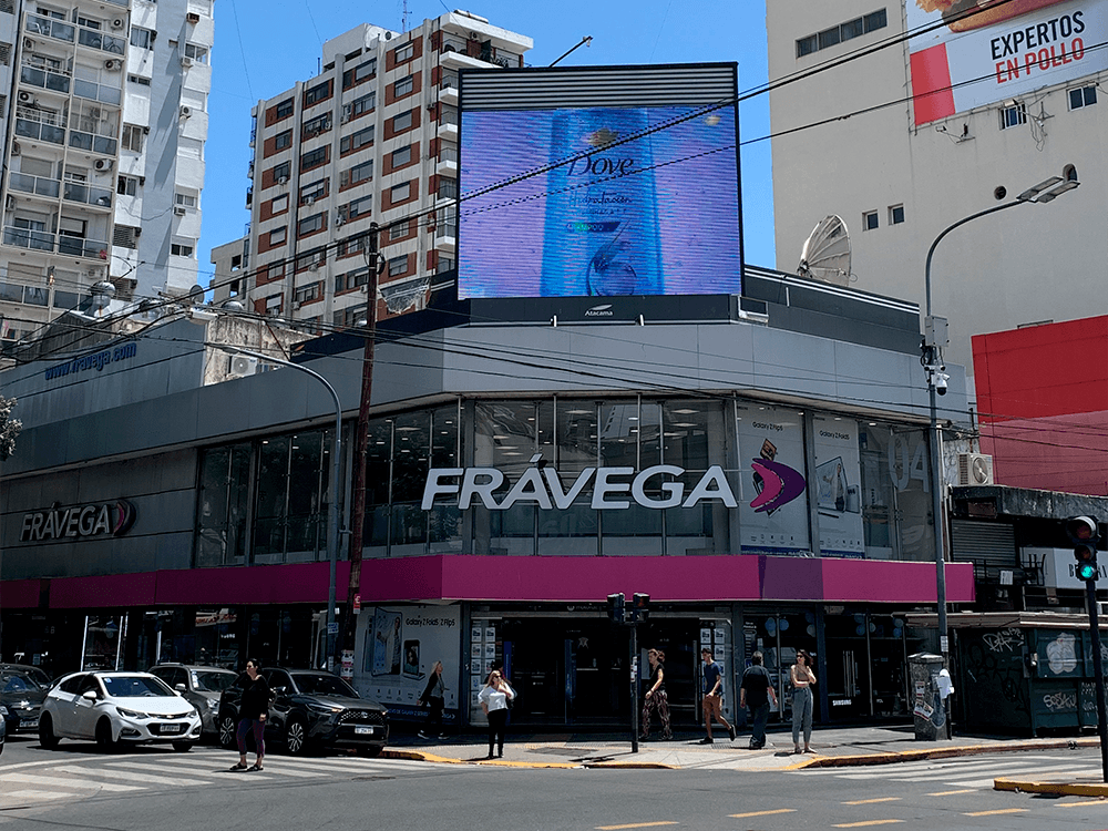 Dove Impulsa su Presencia con Publicidad Exterior en la plataforma de Taggify — Imagen 1