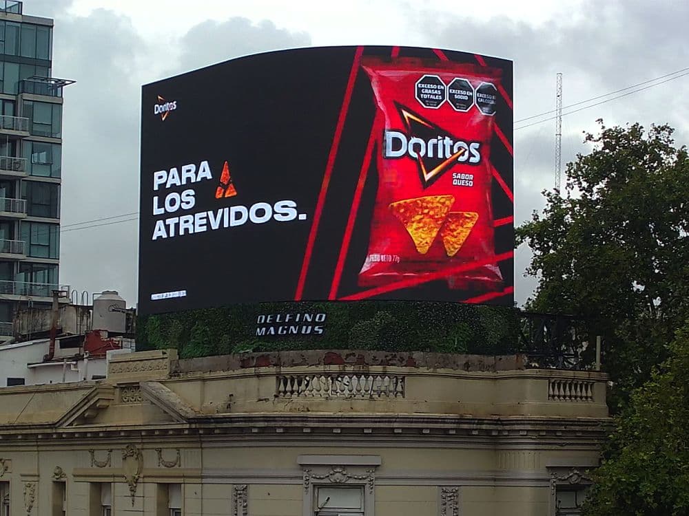Doritos took its spicy flavor to the heart of Buenos Aires with Taggify — Image 2