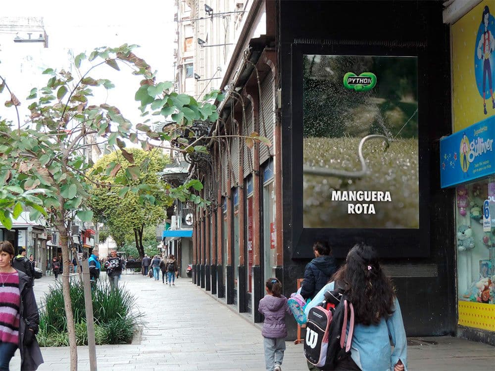 Python causa sensación con su campaña pDOOH con Taggify — Imagen 2