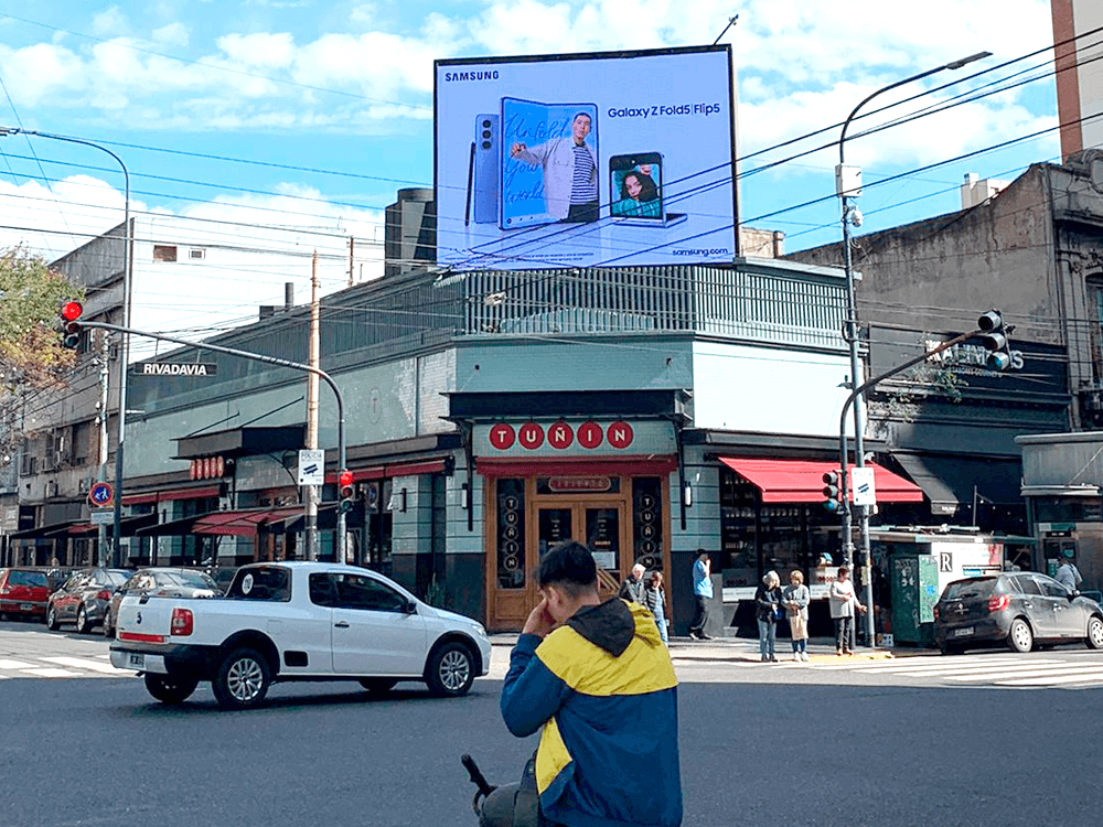 Samsung presentó su nuevo Galaxy Z Flip 5 en Digital Out-of-Home (DOOH) en colaboración con Taggify — Imagen 3