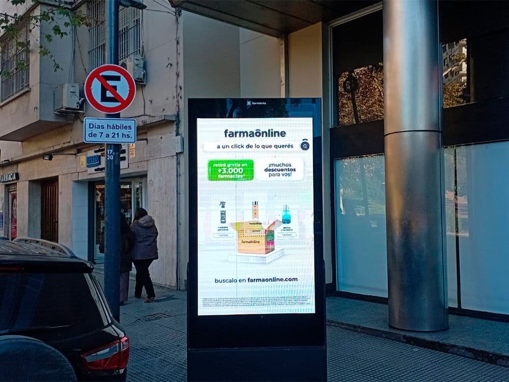 Farmaonline blends digital and urban spaces with pDOOH and Taggify — Image 3