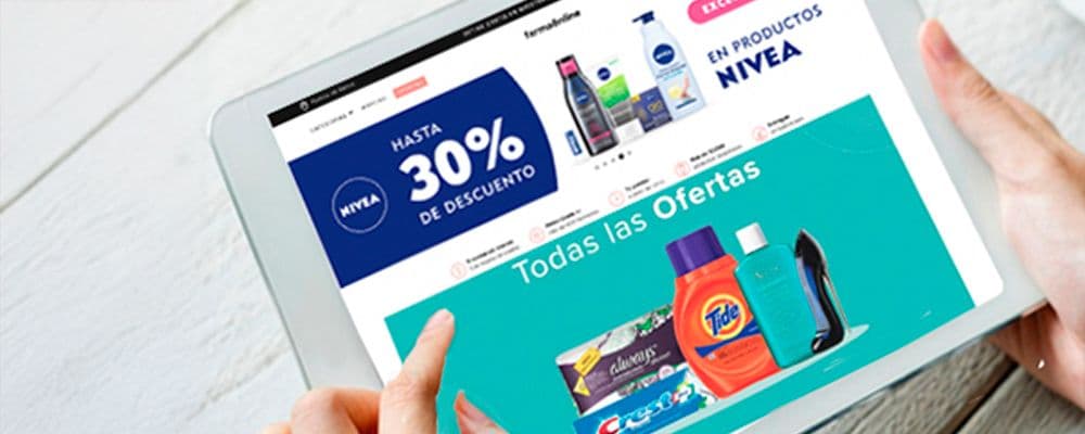 Farmaonline combina espacios digitales y urbanos con pDOOH y Taggify