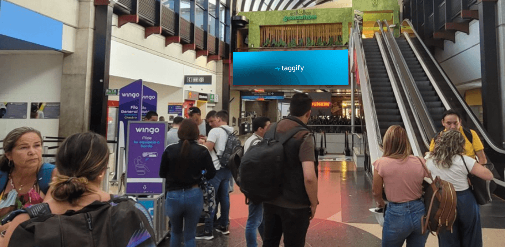 Medellin - Aeropuerto - Hall Counters Guacamole, Medellín