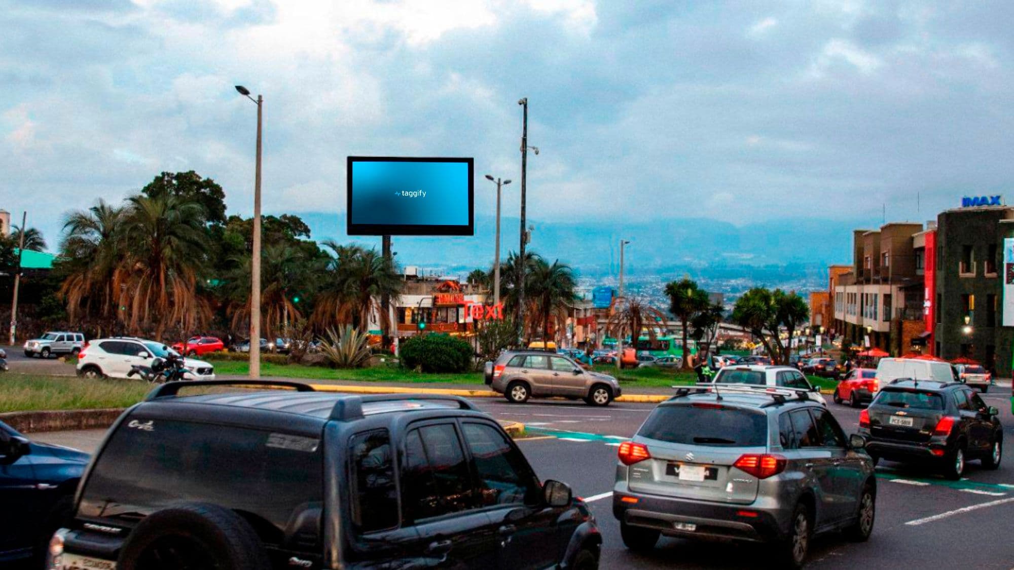 Cumbayá - Fransisco De Orellana Y Av Maria Angelica Hidrovo Redondel Cc Paseo San Fransisco, Quito