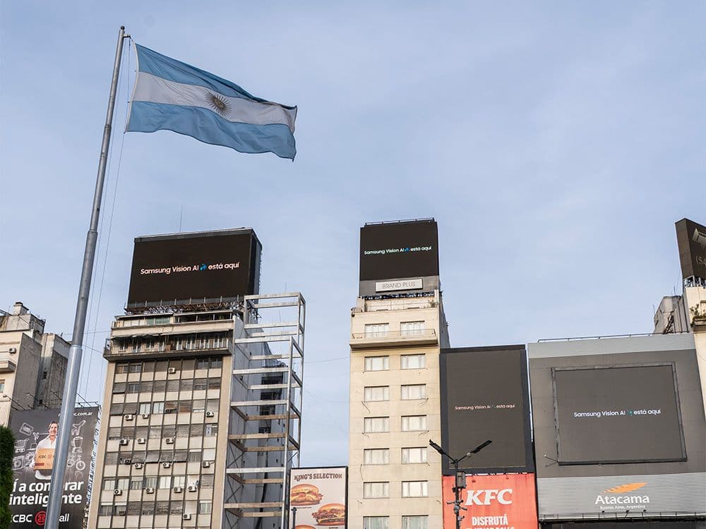 Samsung Stood Out in Buenos Aires with pDOOH and Taggify