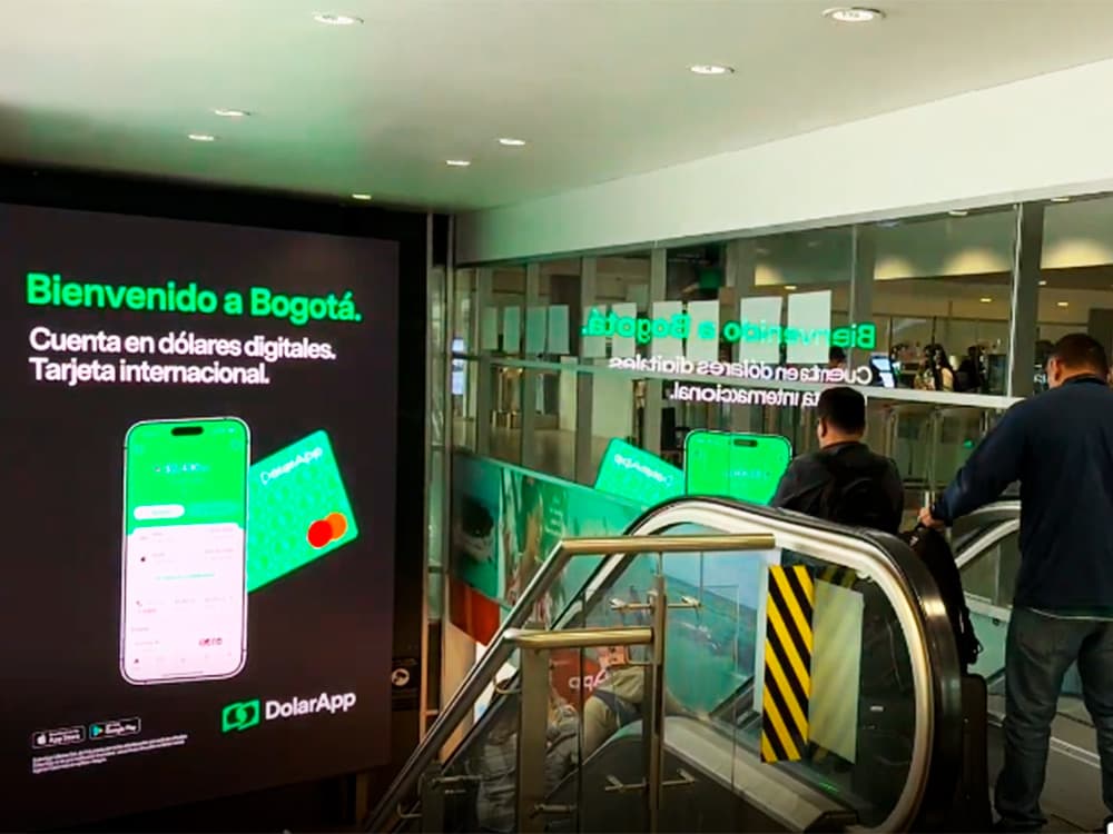 Dolar App lanza su campaña DOOH en Colombia con Taggify