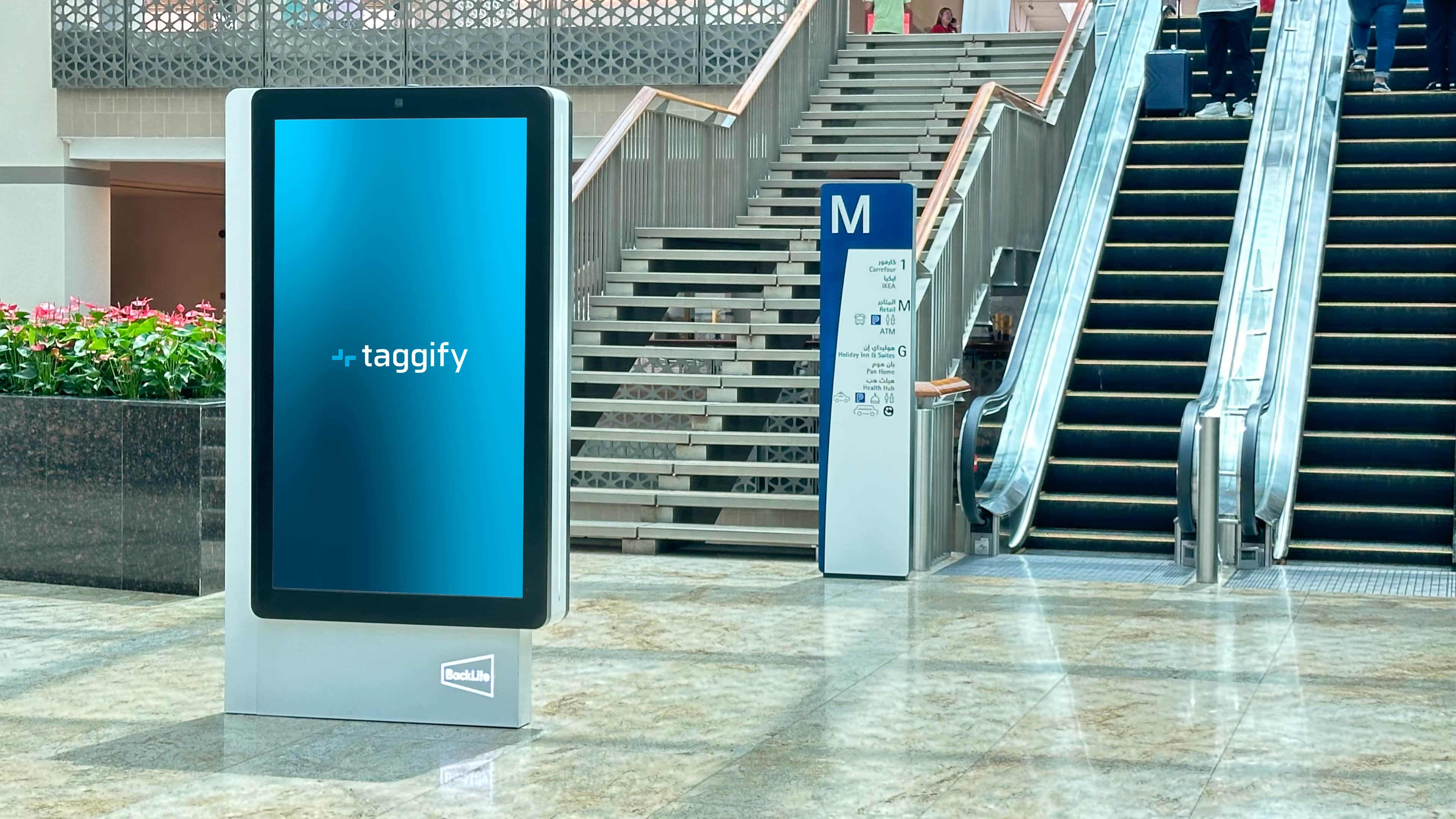 Dubai - Dubai Festival City - Digital Totem - 009a - Dubai · Dubai Festival City - Digital Totem - 009a