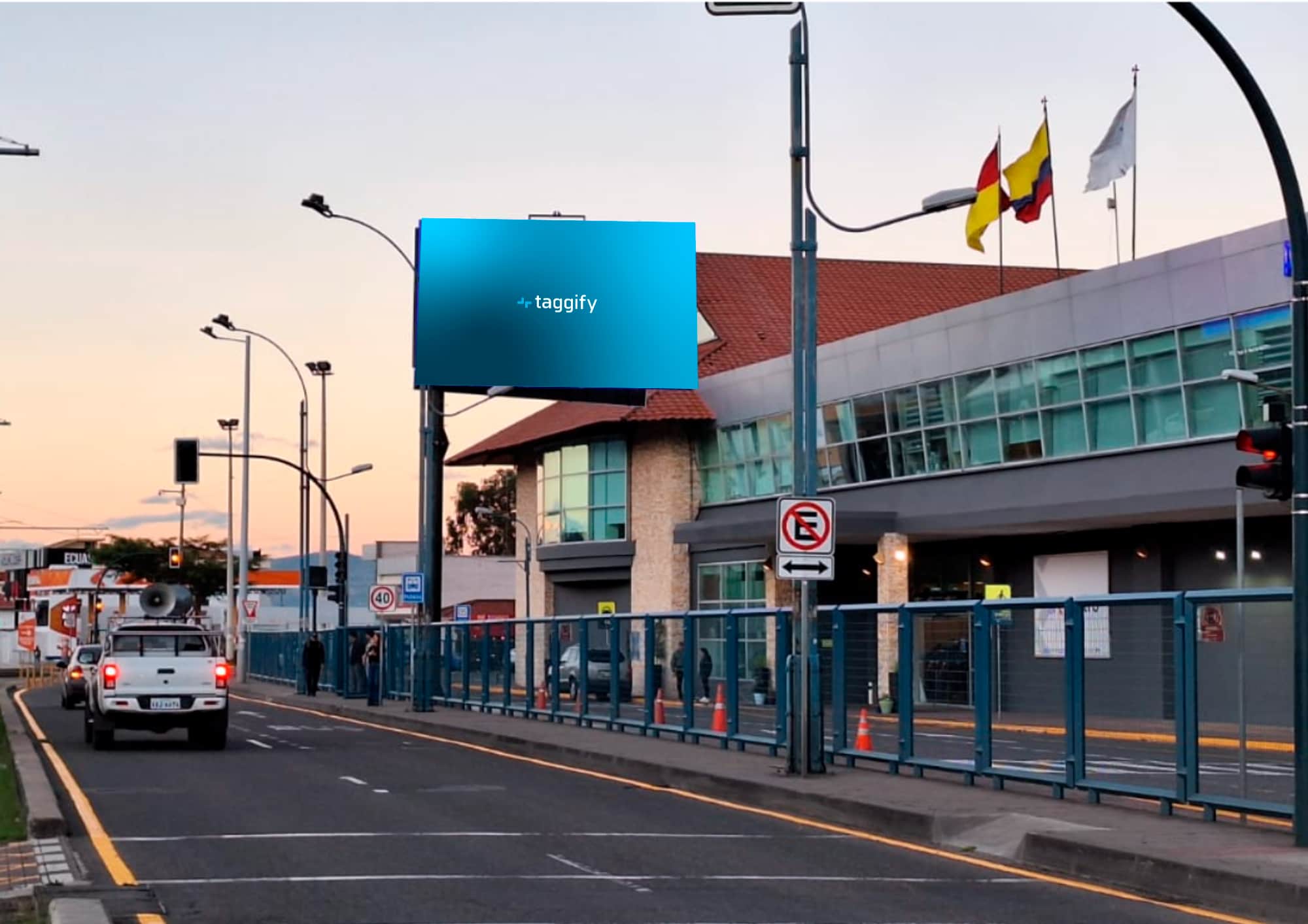 Loja Argelia - Av Espana Ingreso Peatonal Aeropuerto - Cuenca · Av Espana Ingreso Peatonal Aeropuerto