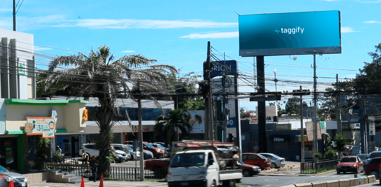 El Salvador DOOH screen 1
