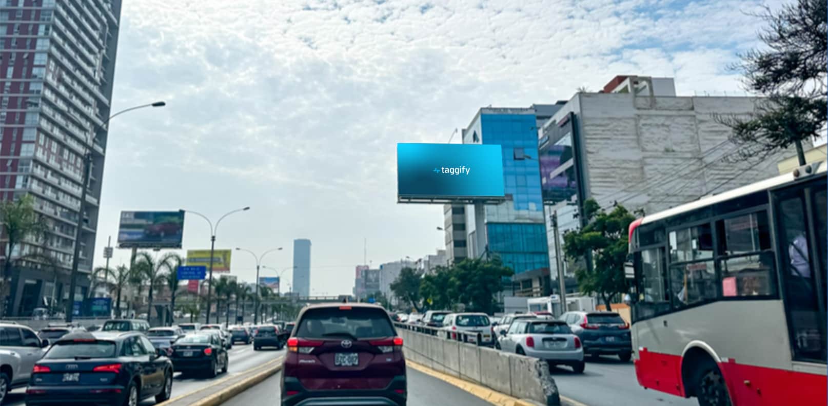 Lima - Av. Javier Prado Este - Junto A La Rambla - San Isidro · Av. Javier Prado Este - Junto A La Rambla