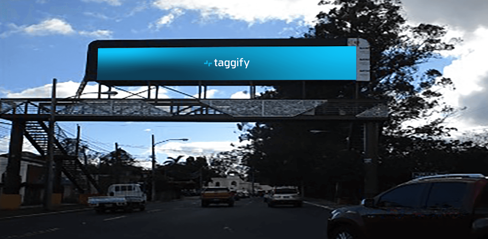 Guatemla City - Zona 11 - Las Charcas - Saliendo - Zone 11 · Zona 11 - Las Charcas - Saliendo